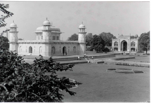 Agra - baby Taj angle