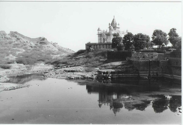 Jodhpur - temple lake