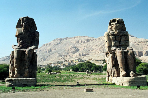 Luxor - 2 statue entrance