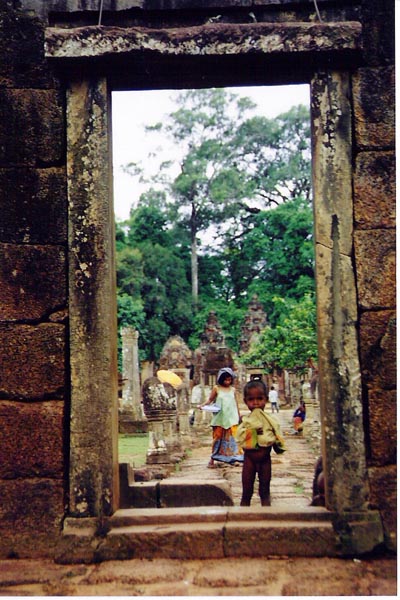 Ankor Wat - kid in doorway