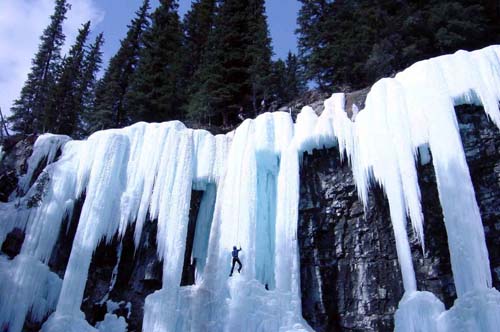 Johnson Canyon ice climbers