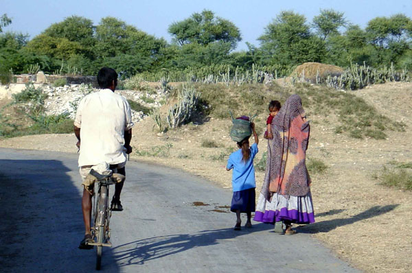 Mbike Trip - road folks